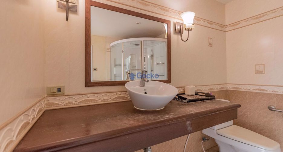 For rent and for sale 2 bedrooms condo in North Pattaya, Pattaya