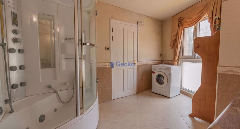 For rent and for sale 2 bedrooms condo in North Pattaya, Pattaya