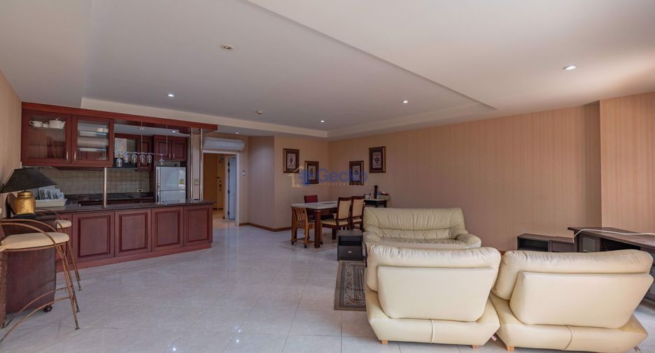 For rent and for sale 2 bedrooms condo in North Pattaya, Pattaya
