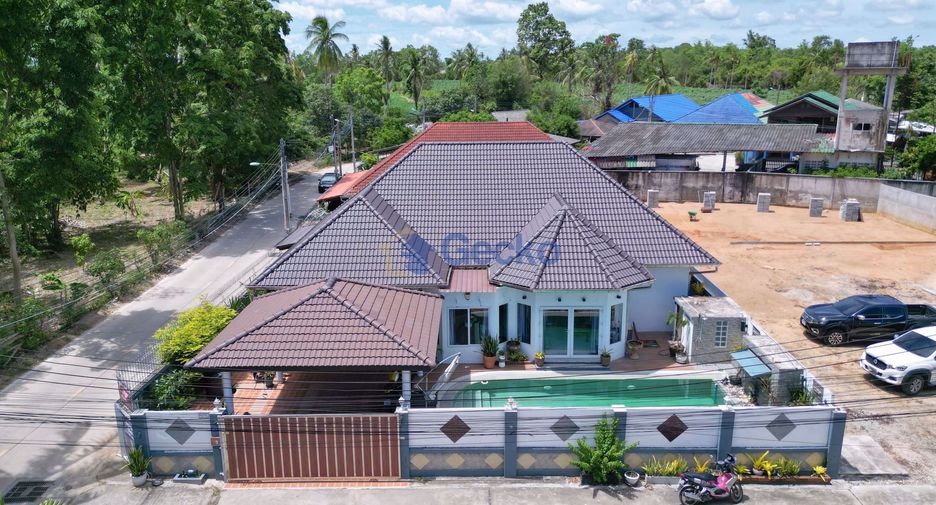 Casa en alquiler y en venta de 3 habitaciones en East Pattaya, Pattaya