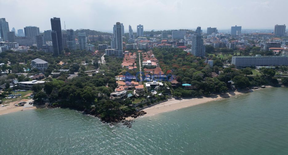 For sale 4 bedrooms house in Pratumnak, Pattaya