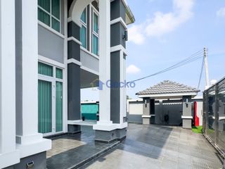 Casa en venta de 4 habitaciones en Bang Lamung, Chonburi