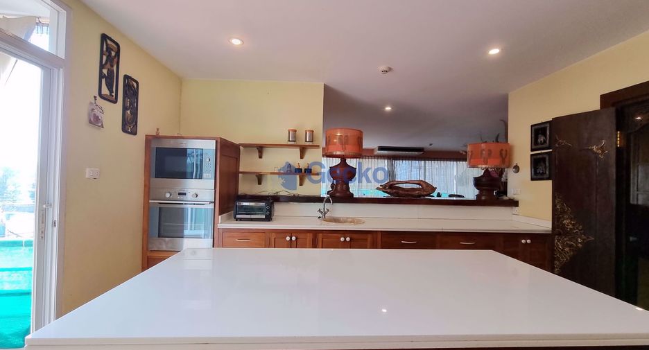 For sale 2 bedrooms condo in Pratumnak, Pattaya