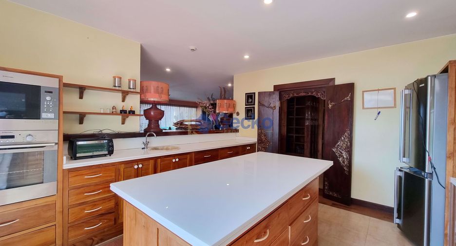 For sale 2 bedrooms condo in Pratumnak, Pattaya