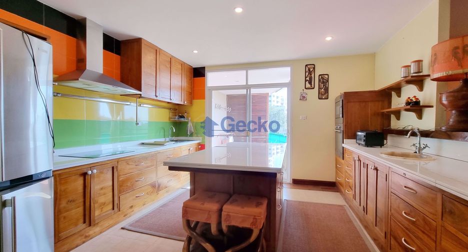 For sale 2 bedrooms condo in Pratumnak, Pattaya