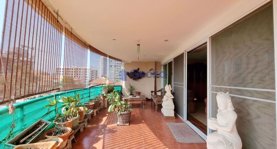 For sale 2 bedrooms condo in Pratumnak, Pattaya