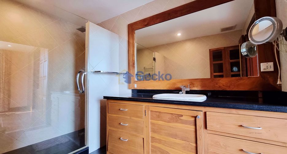 For sale 2 bedrooms condo in Pratumnak, Pattaya