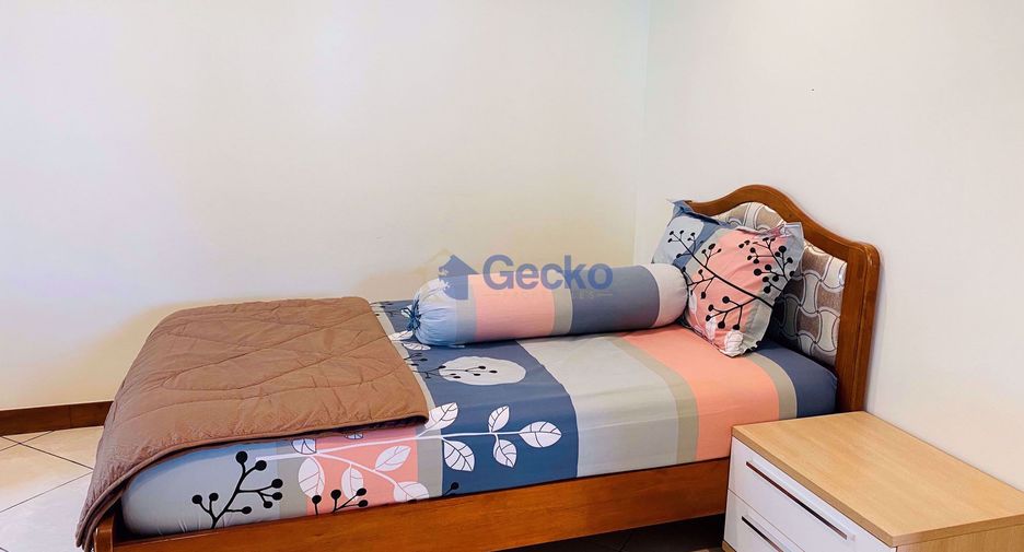 For sale 4 bedrooms house in East Pattaya, Pattaya
