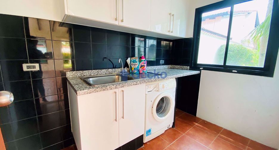 For sale 4 bedrooms house in East Pattaya, Pattaya
