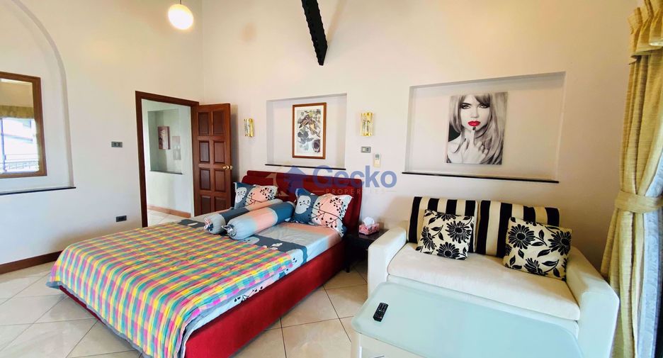 For sale 4 bedrooms house in East Pattaya, Pattaya