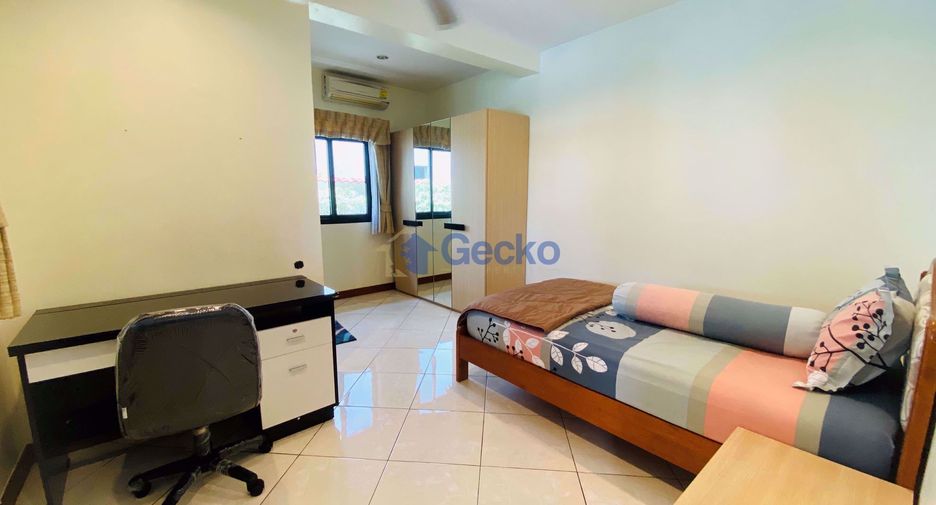 For sale 4 bedrooms house in East Pattaya, Pattaya