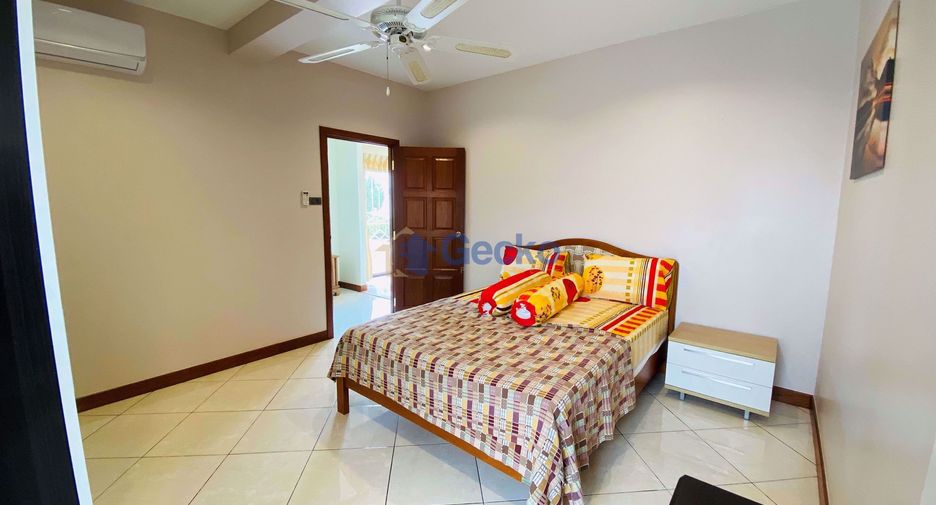 For sale 4 bedrooms house in East Pattaya, Pattaya