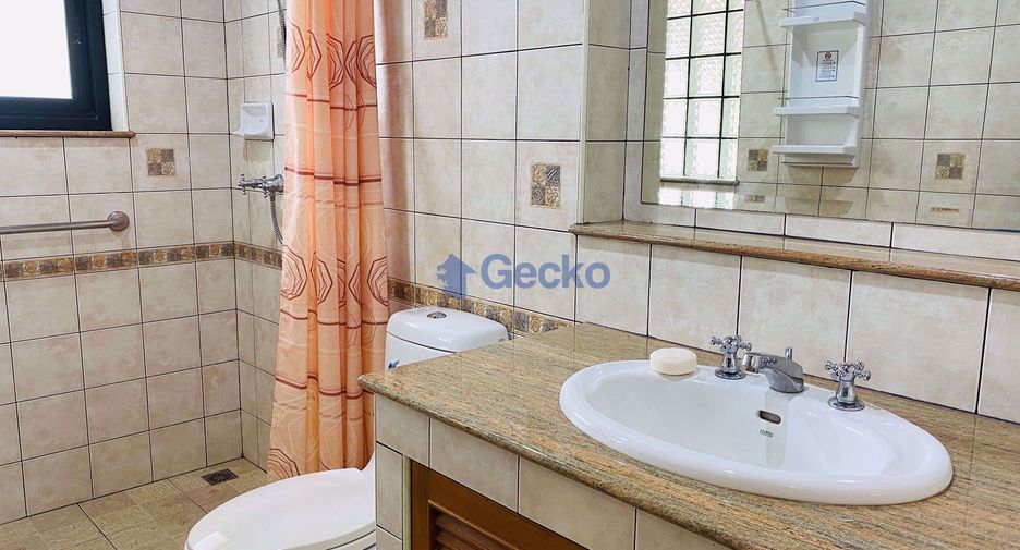 For sale 4 bedrooms house in East Pattaya, Pattaya