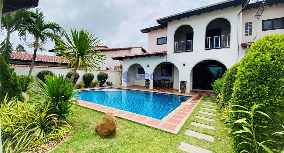 For sale 4 bedrooms house in East Pattaya, Pattaya