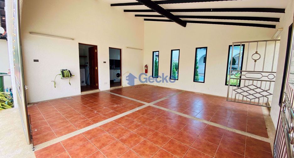 For sale 4 bedrooms house in East Pattaya, Pattaya