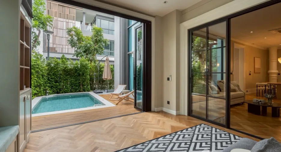 For sale and for rent 5 bedrooms house in Phra Khanong, Bangkok