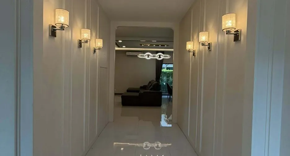 For sale 5 bedrooms house in Bang Phli, Samut Prakan
