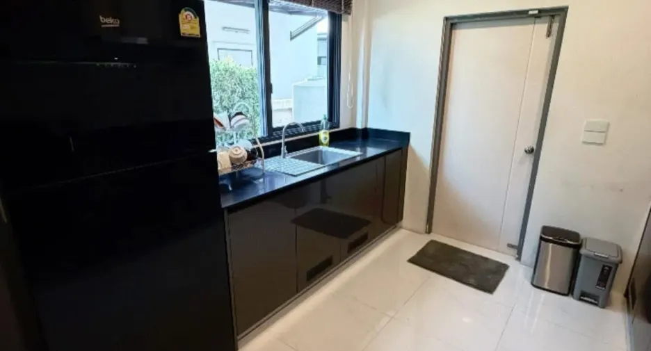 For sale 5 bedrooms house in Bang Phli, Samut Prakan