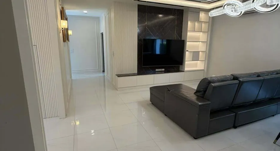 For sale 5 bedrooms house in Bang Phli, Samut Prakan