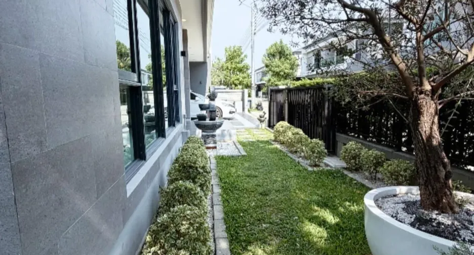 For sale 5 bedrooms house in Bang Phli, Samut Prakan