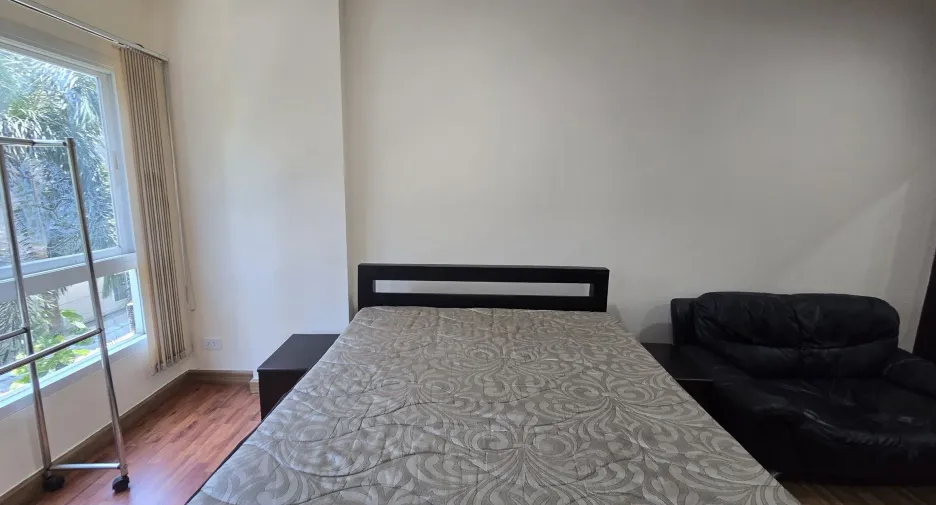 For rent studio condo in Huai Khwang, Bangkok