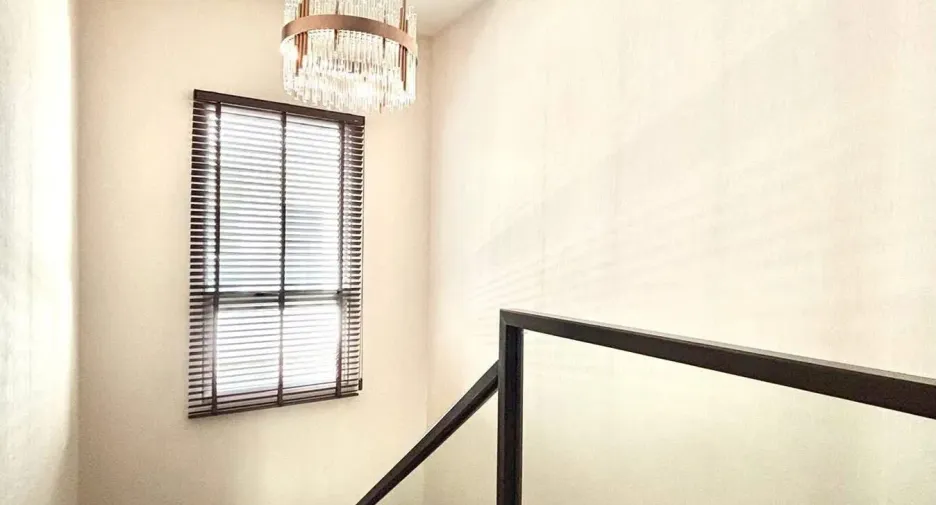 For sale 4 bedrooms house in Lat Krabang, Bangkok