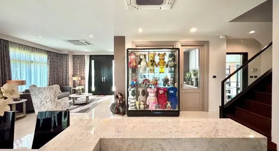 For sale 4 bedrooms house in Lat Krabang, Bangkok