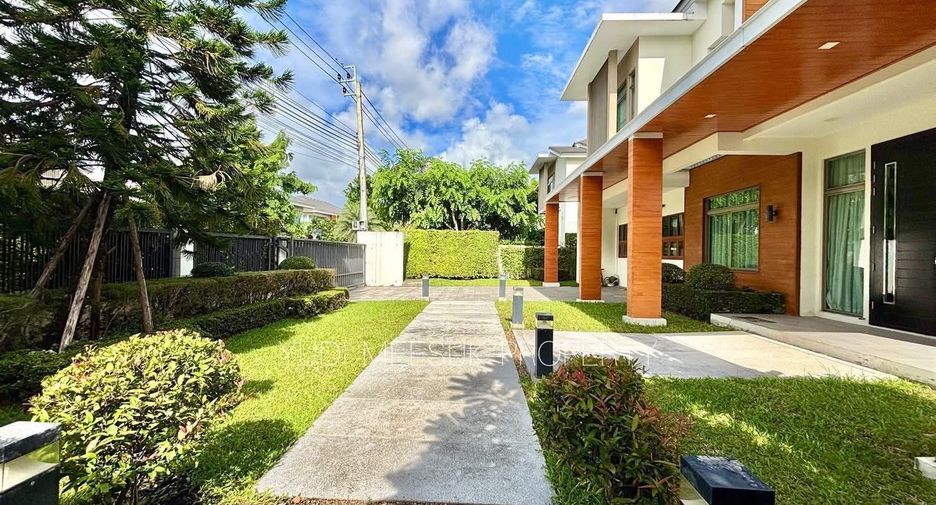 For sale 4 bedrooms house in Lat Krabang, Bangkok