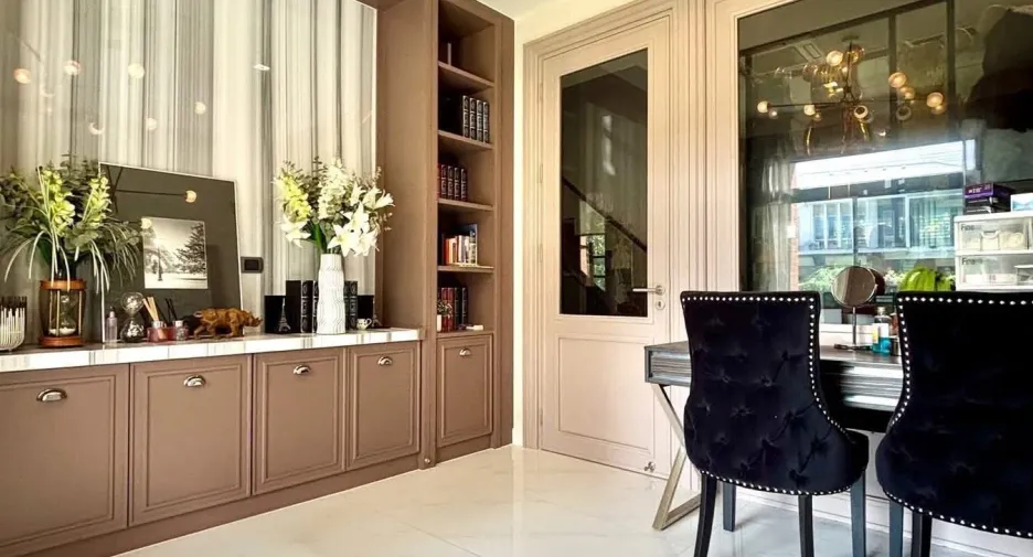 For sale 4 bedrooms house in Lat Krabang, Bangkok