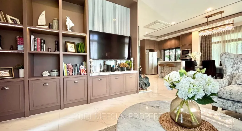 For sale 4 bedrooms house in Lat Krabang, Bangkok