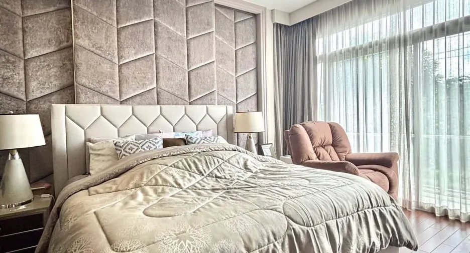 For sale 4 bedrooms house in Lat Krabang, Bangkok
