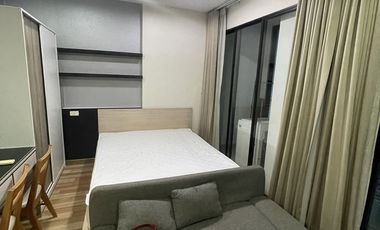À louer studio condo à Huai Khwang, Bangkok
