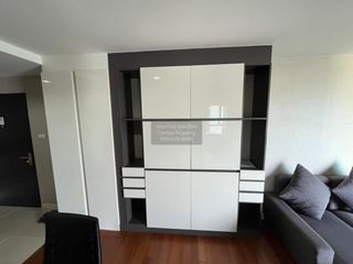 Condo en alquiler de 2 habitaciones en Huai Khwang, Bangkok