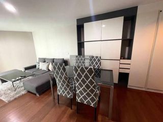 Condo en alquiler de 2 habitaciones en Huai Khwang, Bangkok