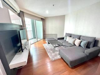 Condo en alquiler de 2 habitaciones en Huai Khwang, Bangkok