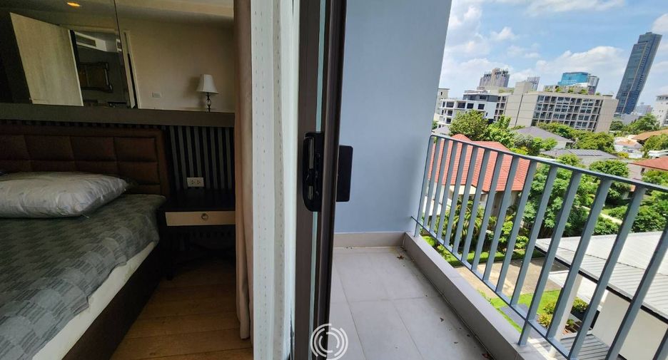For rent 2 bedrooms condo in Watthana, Bangkok