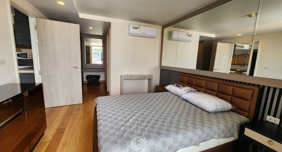 For rent 2 bedrooms condo in Watthana, Bangkok