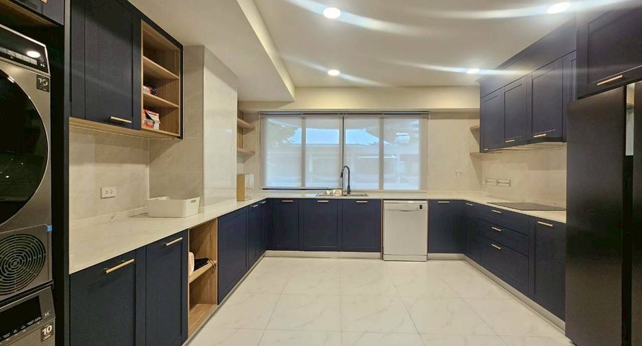For rent 3 ベッドルーム condo in Watthana, Bangkok
