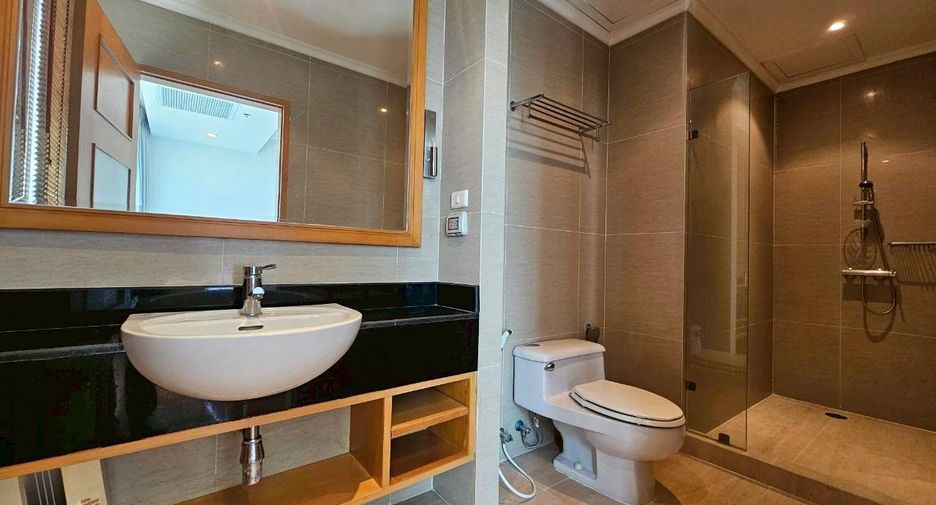 Wohnung zur Miete mit 3 Zimmer in Watthana, Bangkok