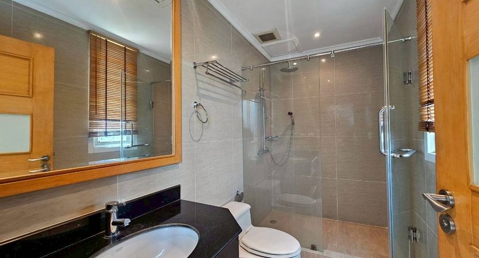 Wohnung zur Miete mit 3 Zimmer in Watthana, Bangkok