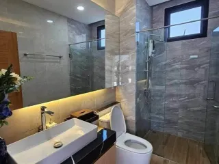 Villa en venta de 4 habitaciones en Bang Lamung, Chonburi
