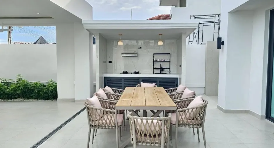 For sale 4 bedrooms villa in Jomtien, Pattaya
