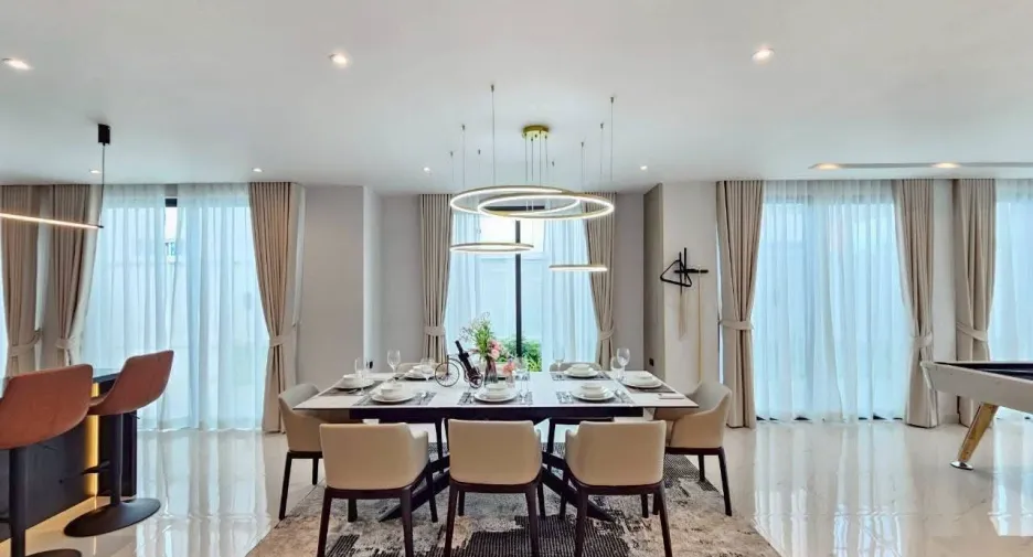 For sale 4 bedrooms villa in Jomtien, Pattaya