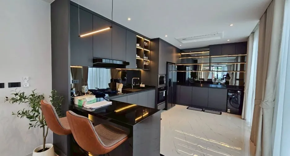 For sale 4 bedrooms villa in Jomtien, Pattaya