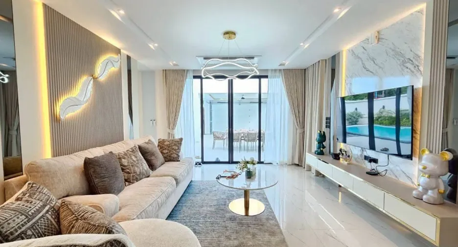 For sale 4 bedrooms villa in Jomtien, Pattaya