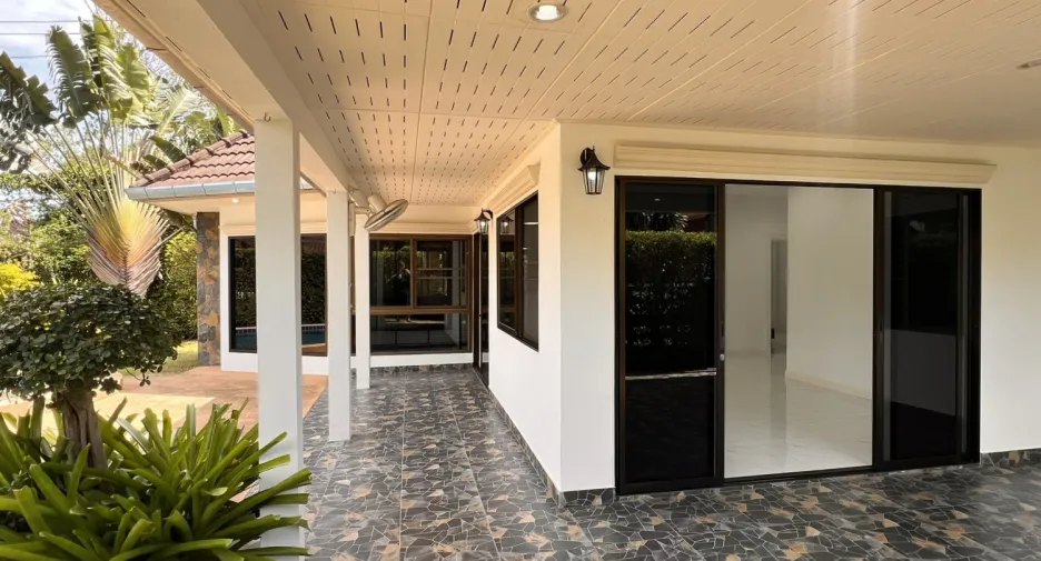 For sale 3 bedrooms villa in Bang Lamung, Chonburi