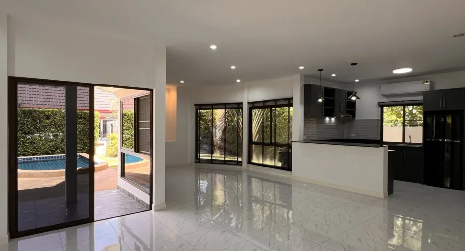 For sale 3 bedrooms villa in Bang Lamung, Chonburi