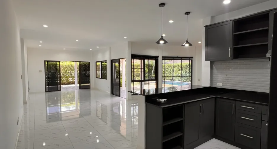 For sale 3 bedrooms villa in Bang Lamung, Chonburi