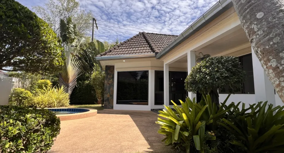 For sale 3 bedrooms villa in Bang Lamung, Chonburi