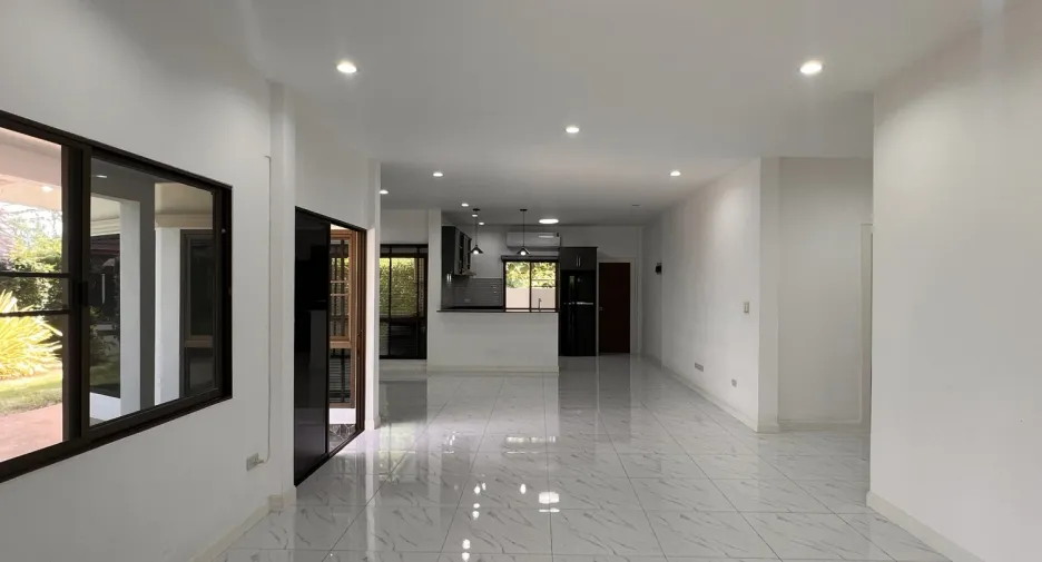 For sale 3 bedrooms villa in Bang Lamung, Chonburi